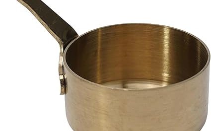 Comment nettoyer une vieille casserole en cuivre ?